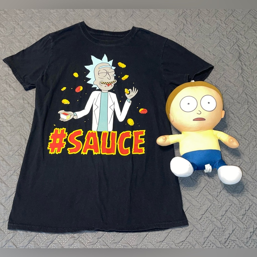 RIPPLE JUNCTION ADULT SWIM RICK AND MORTY SHIRT AND PLUSHIE MORTY DOLL